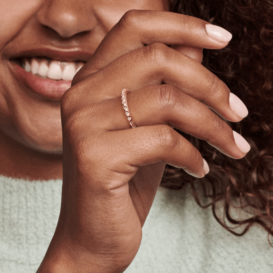 Anillo Pirámide Clásico Rosado