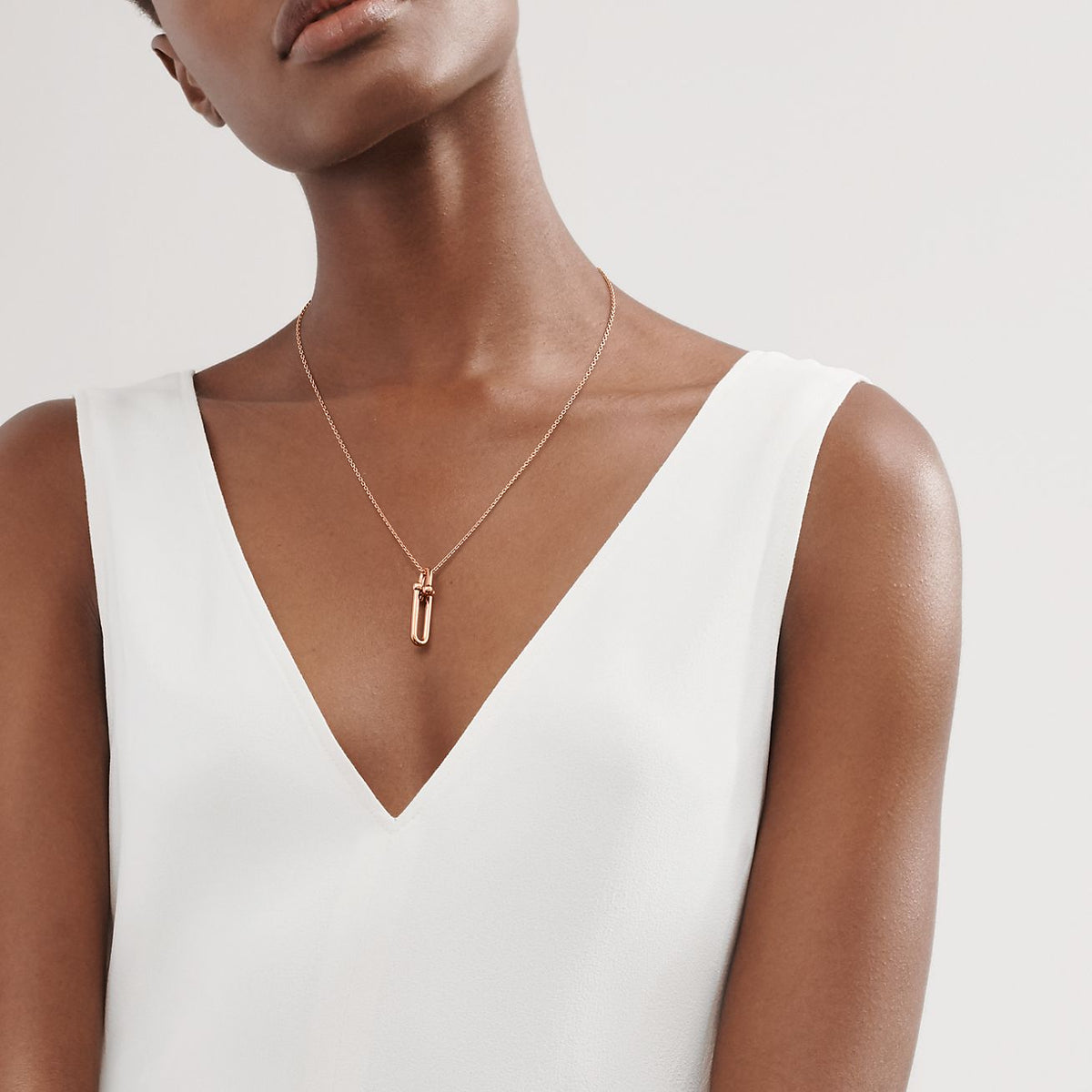 Collar Eslabon Rosado Vertical