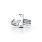 Anillo T Plateado y Zirconias