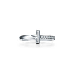 Anillo T Plateado y Zirconias