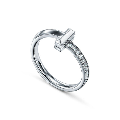 Anillo T Plateado y Zirconias